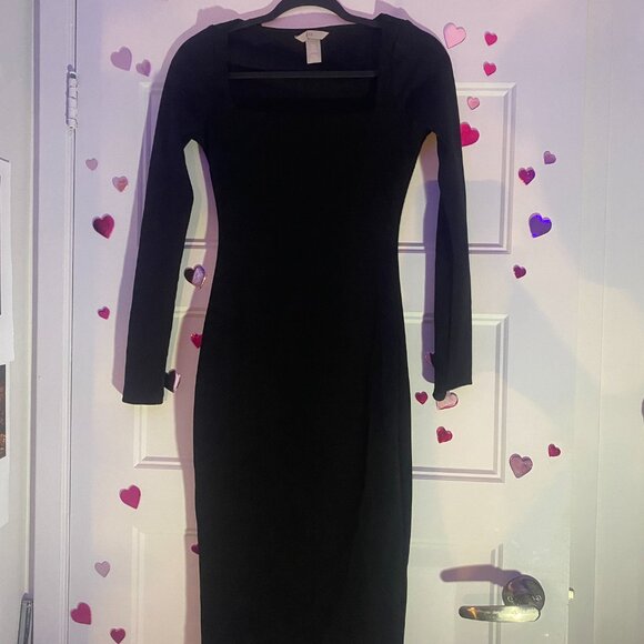 Black Hourglass Midi Dress - Picture 2 of 5